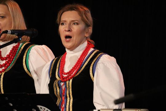 Gm. Ruda-Huta. Wyjątkowy Koncert Kolęd i Pastorałek w Hucie Kultury [GALERIA ZDJĘĆ]