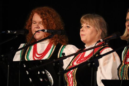 Gm. Ruda-Huta. Wyjątkowy Koncert Kolęd i Pastorałek w Hucie Kultury [GALERIA ZDJĘĆ]