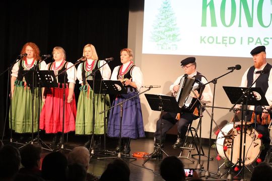 Gm. Ruda-Huta. Wyjątkowy Koncert Kolęd i Pastorałek w Hucie Kultury [GALERIA ZDJĘĆ]