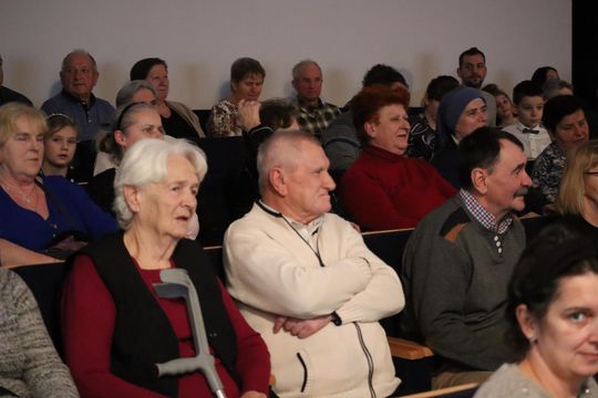 Gm. Ruda-Huta. Wyjątkowy Koncert Kolęd i Pastorałek w Hucie Kultury [GALERIA ZDJĘĆ]