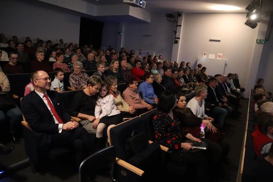 Gm. Ruda-Huta. Wyjątkowy Koncert Kolęd i Pastorałek w Hucie Kultury [GALERIA ZDJĘĆ]