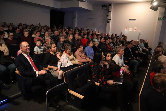 Gm. Ruda-Huta. Wyjątkowy Koncert Kolęd i Pastorałek w Hucie Kultury [GALERIA ZDJĘĆ]
