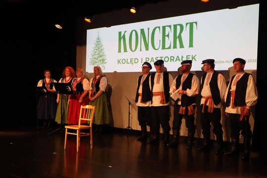 Gm. Ruda-Huta. Wyjątkowy Koncert Kolęd i Pastorałek w Hucie Kultury [GALERIA ZDJĘĆ]
