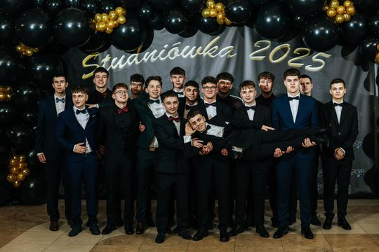 Studniówka 2025 - Zespół Szkół Technicznych w Chełmie cz. III [GALERIA ZDJĘĆ]