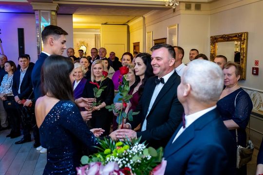 Studniówka w ZSZ Nr 1 i II LO we Włodawie. Tak się bawili maturzyści w Modrzaku [GALERIA ZDJĘĆ]