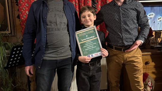 Koncert Tymona Bitkowskiego. Wiejski Salon Poezji pękał w szwach [GALERIA ZDJĘĆ]