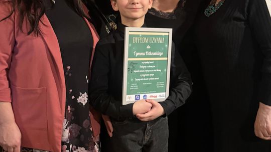 Koncert Tymona Bitkowskiego. Wiejski Salon Poezji pękał w szwach [GALERIA ZDJĘĆ]