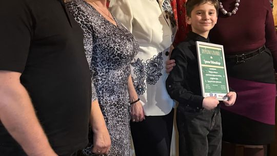 Koncert Tymona Bitkowskiego. Wiejski Salon Poezji pękał w szwach [GALERIA ZDJĘĆ]