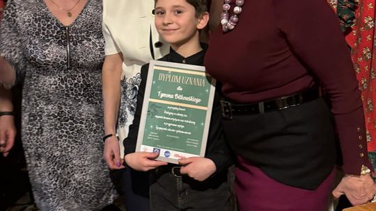 Koncert Tymona Bitkowskiego. Wiejski Salon Poezji pękał w szwach [GALERIA ZDJĘĆ]