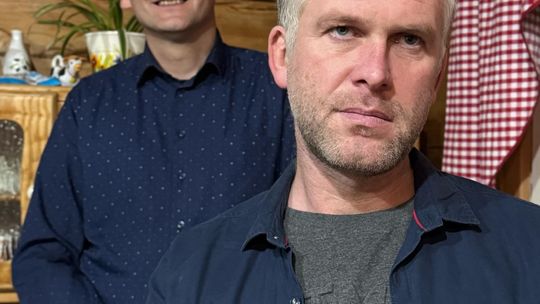 Koncert Tymona Bitkowskiego. Wiejski Salon Poezji pękał w szwach [GALERIA ZDJĘĆ]