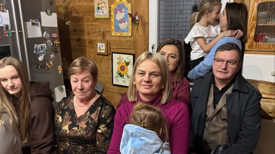 Koncert Tymona Bitkowskiego. Wiejski Salon Poezji pękał w szwach [GALERIA ZDJĘĆ]