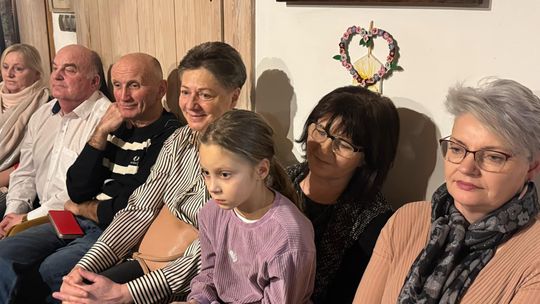 Koncert Tymona Bitkowskiego. Wiejski Salon Poezji pękał w szwach [GALERIA ZDJĘĆ]