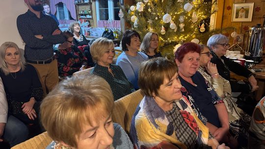 Koncert Tymona Bitkowskiego. Wiejski Salon Poezji pękał w szwach [GALERIA ZDJĘĆ]