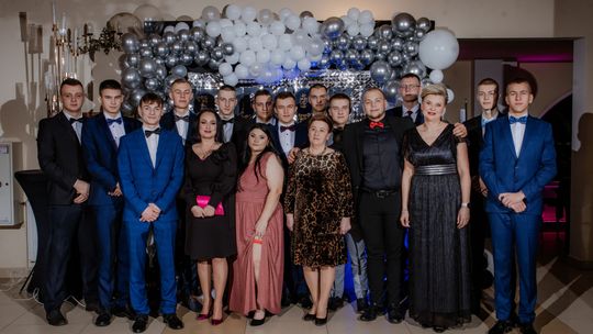 Studniówka 2025 - Zespół Szkół Centrum Kształcenia Rolniczego w Okszowie [GALERIA ZDJĘĆ]