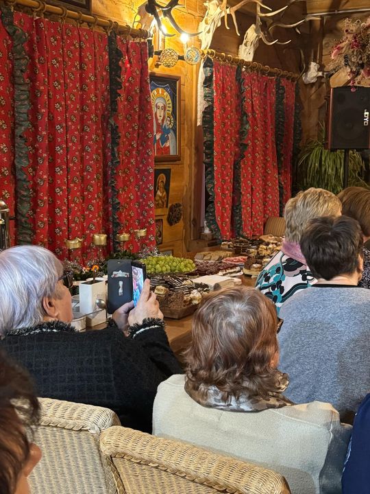 Koncert Tymona Bitkowskiego. Wiejski Salon Poezji pękał w szwach [GALERIA ZDJĘĆ]