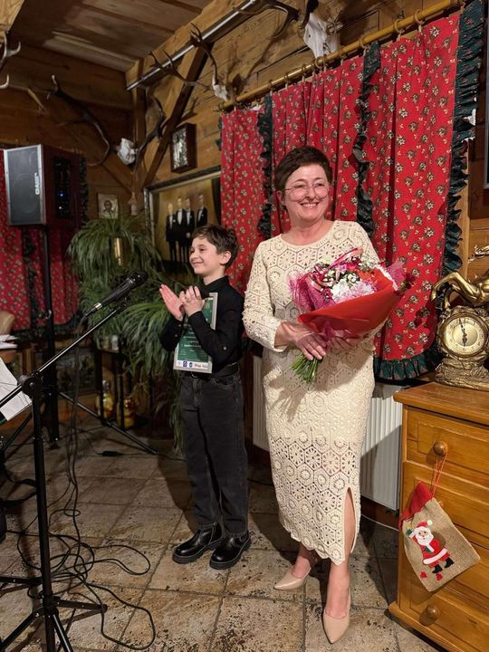 Koncert Tymona Bitkowskiego. Wiejski Salon Poezji pękał w szwach [GALERIA ZDJĘĆ]