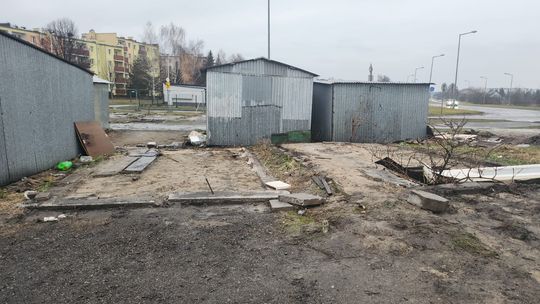 Chełm. Wielkie śmietnisko przy Karłowicza! Prezydent Banaszek zdegustowany... [ZDJĘCIA]