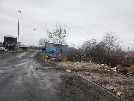 Chełm. Wielkie śmietnisko przy Karłowicza! Prezydent Banaszek zdegustowany... [ZDJĘCIA]