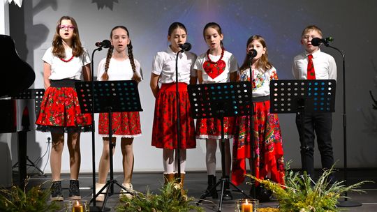Gm. Rejowiec. IV Noworoczny Wieczór Kolęd i Pastorałek "Bo się narodził Zbawiciel..." [GALERIA ZDJĘĆ]
