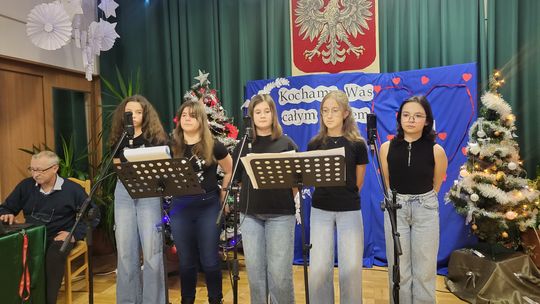 Kochana Babciu, Kochany Dziadku... uroczyste świętowanie w Centrum Społeczno - Kulturalnym w Gorzkowie