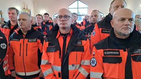 Pogrzeb śp. Cezarego Lotkowskiego - ratownika medycznego, który tragicznie zginął w Siedlcach [GALERIA ZDJĘĆ]