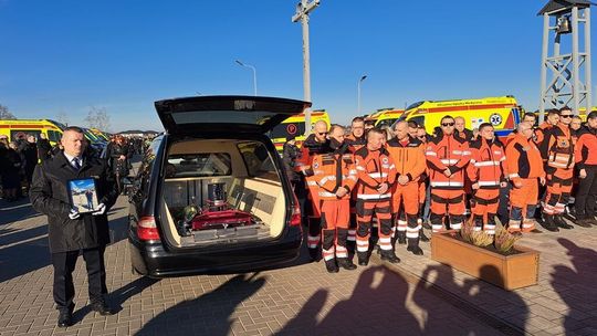 Pogrzeb śp. Cezarego Lotkowskiego - ratownika medycznego, który tragicznie zginął w Siedlcach [GALERIA ZDJĘĆ]