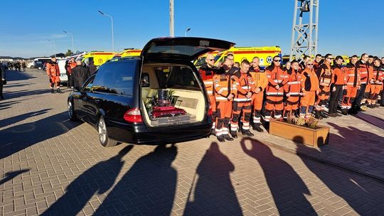 Pogrzeb śp. Cezarego Lotkowskiego - ratownika medycznego, który tragicznie zginął w Siedlcach [GALERIA ZDJĘĆ]