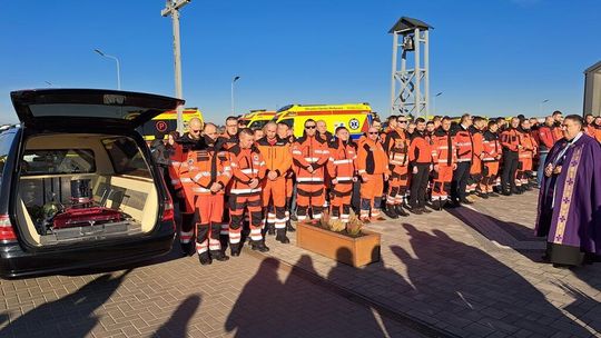 Pogrzeb śp. Cezarego Lotkowskiego - ratownika medycznego, który tragicznie zginął w Siedlcach [GALERIA ZDJĘĆ]