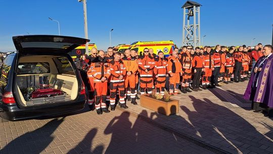 Pogrzeb śp. Cezarego Lotkowskiego - ratownika medycznego, który tragicznie zginął w Siedlcach [GALERIA ZDJĘĆ]