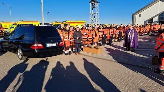 Pogrzeb śp. Cezarego Lotkowskiego - ratownika medycznego, który tragicznie zginął w Siedlcach [GALERIA ZDJĘĆ]