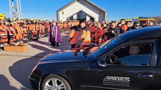 Pogrzeb śp. Cezarego Lotkowskiego - ratownika medycznego, który tragicznie zginął w Siedlcach [GALERIA ZDJĘĆ]