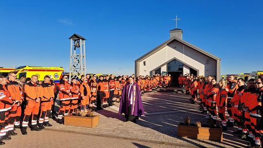 Pogrzeb śp. Cezarego Lotkowskiego - ratownika medycznego, który tragicznie zginął w Siedlcach [GALERIA ZDJĘĆ]