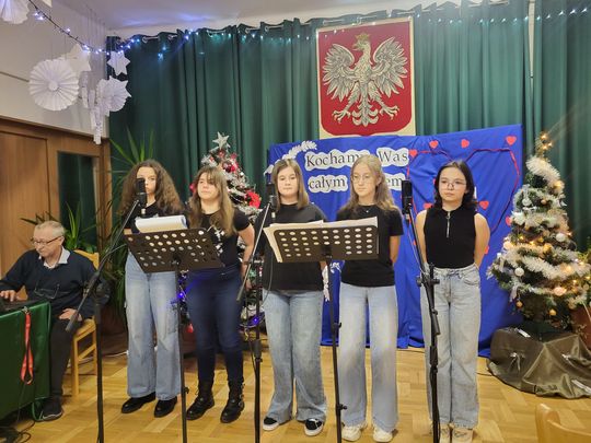 Kochana Babciu, Kochany Dziadku... uroczyste świętowanie w Centrum Społeczno - Kulturalnym w Gorzkowie Kochana Babciu, Kochany Dziadku... uroczyste świętowanie w Centrum Społeczno - Kulturalnym w Gorzkowie