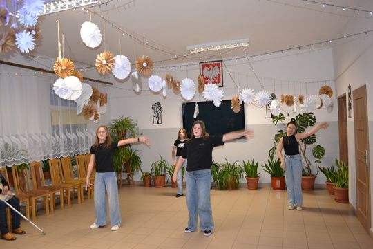 Kochana Babciu, Kochany Dziadku... uroczyste świętowanie w Centrum Społeczno - Kulturalnym w Gorzkowie Kochana Babciu, Kochany Dziadku... uroczyste świętowanie w Centrum Społeczno - Kulturalnym w Gorzkowie