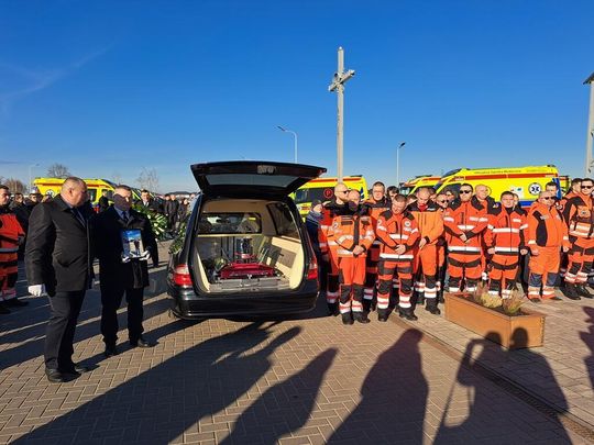Pogrzeb śp. Cezarego Lotkowskiego - ratownika medycznego, który tragicznie zginął w Siedlcach [GALERIA ZDJĘĆ]