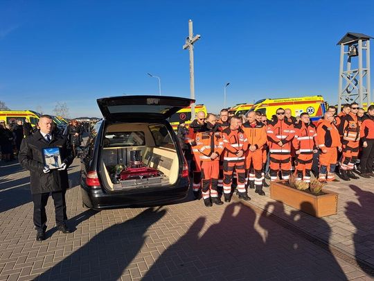 Pogrzeb śp. Cezarego Lotkowskiego - ratownika medycznego, który tragicznie zginął w Siedlcach [GALERIA ZDJĘĆ]