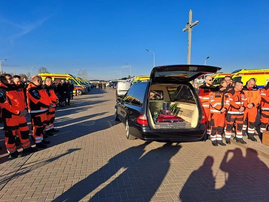 Pogrzeb śp. Cezarego Lotkowskiego - ratownika medycznego, który tragicznie zginął w Siedlcach [GALERIA ZDJĘĆ]