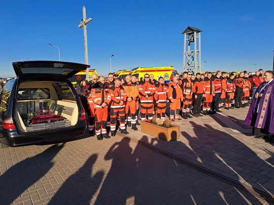 Pogrzeb śp. Cezarego Lotkowskiego - ratownika medycznego, który tragicznie zginął w Siedlcach [GALERIA ZDJĘĆ]