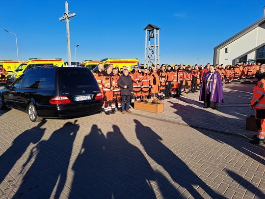 Pogrzeb śp. Cezarego Lotkowskiego - ratownika medycznego, który tragicznie zginął w Siedlcach [GALERIA ZDJĘĆ]