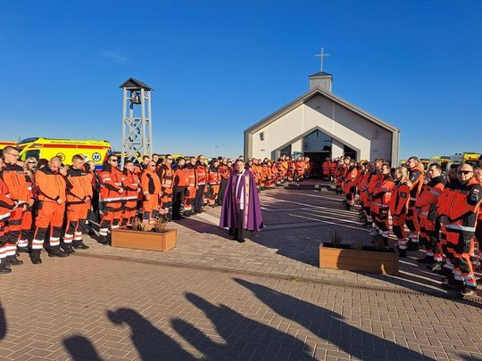 Pogrzeb śp. Cezarego Lotkowskiego - ratownika medycznego, który tragicznie zginął w Siedlcach [GALERIA ZDJĘĆ]