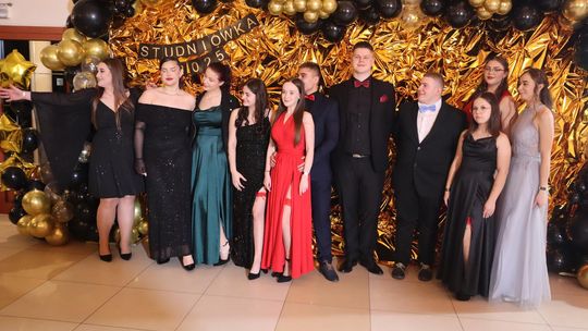 Studniówka 2025 - Zespół Szkół Gastronomicznych i Hotelarskich w Chełmie [GALERIA ZDJĘĆ]