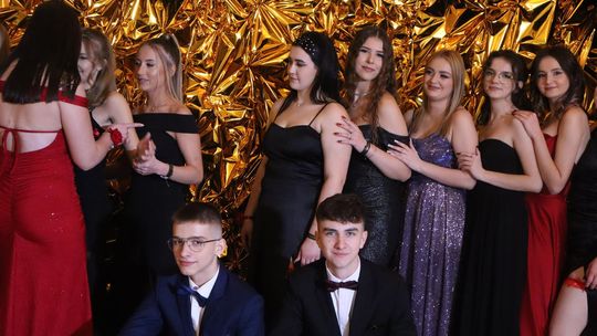 Studniówka 2025 - Zespół Szkół Gastronomicznych i Hotelarskich w Chełmie [GALERIA ZDJĘĆ]