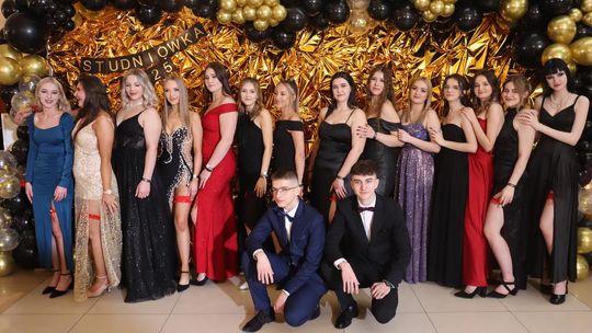 Studniówka 2025 - Zespół Szkół Gastronomicznych i Hotelarskich w Chełmie [GALERIA ZDJĘĆ]