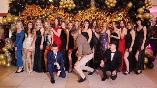 Studniówka 2025 - Zespół Szkół Gastronomicznych i Hotelarskich w Chełmie [GALERIA ZDJĘĆ]