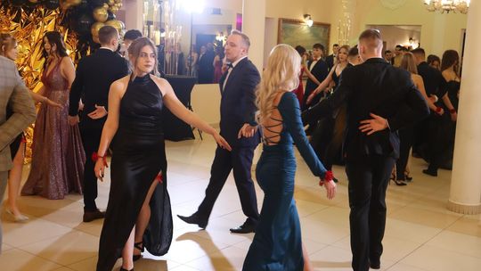 Studniówka 2025 - Zespół Szkół Gastronomicznych i Hotelarskich w Chełmie [GALERIA ZDJĘĆ]