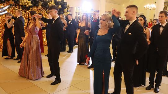 Studniówka 2025 - Zespół Szkół Gastronomicznych i Hotelarskich w Chełmie [GALERIA ZDJĘĆ]