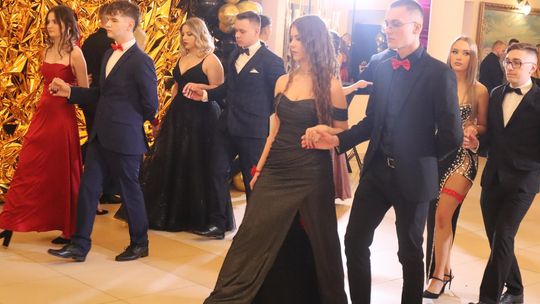 Studniówka 2025 - Zespół Szkół Gastronomicznych i Hotelarskich w Chełmie [GALERIA ZDJĘĆ]