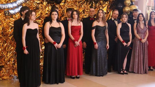 Studniówka 2025 - Zespół Szkół Gastronomicznych i Hotelarskich w Chełmie [GALERIA ZDJĘĆ]