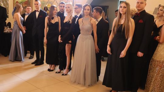 Studniówka 2025 - Zespół Szkół Gastronomicznych i Hotelarskich w Chełmie [GALERIA ZDJĘĆ]