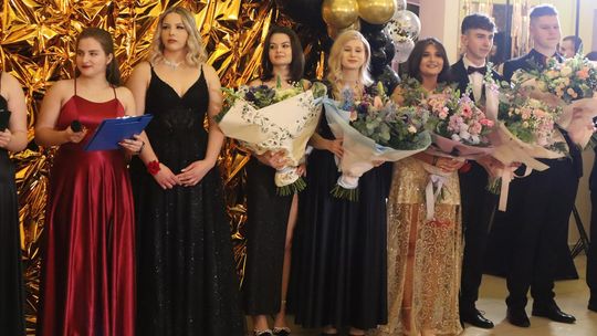 Studniówka 2025 - Zespół Szkół Gastronomicznych i Hotelarskich w Chełmie [GALERIA ZDJĘĆ]